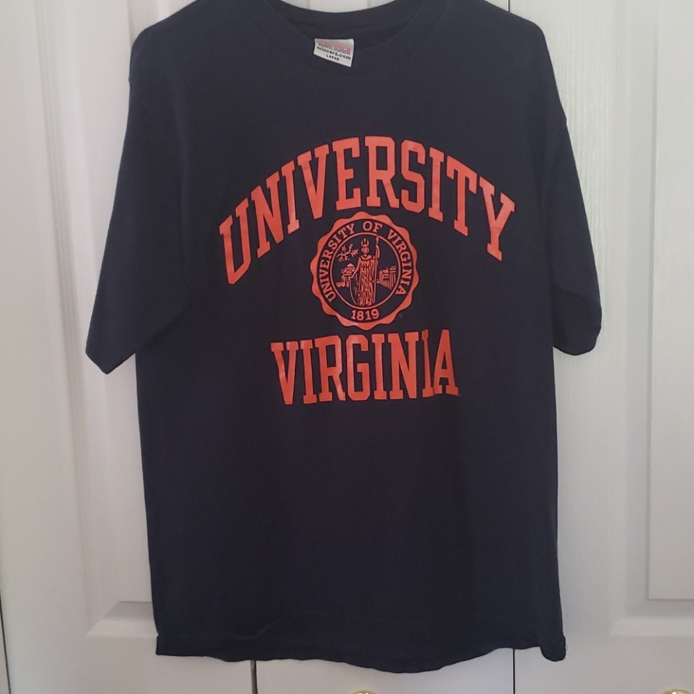 UNIVERSITY OF VIRGINIA T-shirt